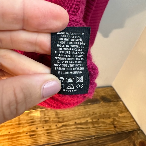 Lafayette 148 100% Cashmere Magenta Cowl Neck Sweater Large - Picture 5 of 11